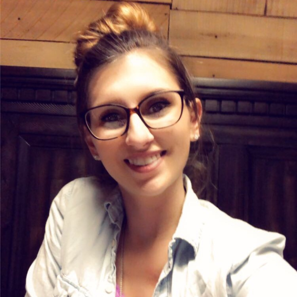 Meet your Posher, Caitlin